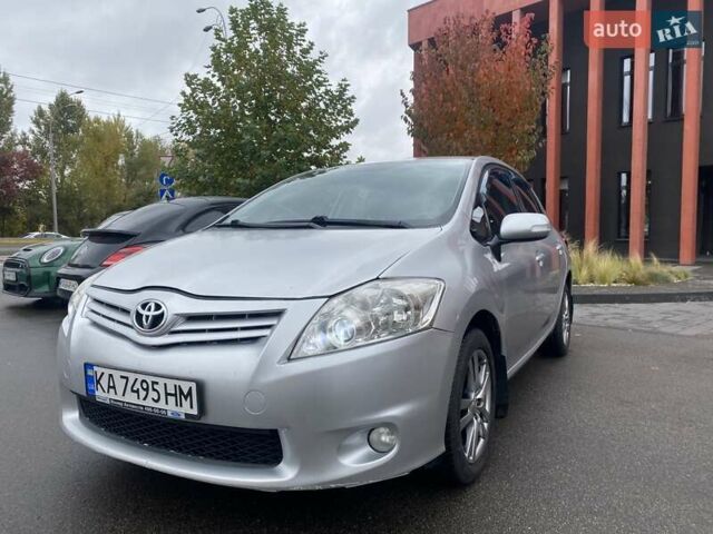 Серый Тойота Аурис, объемом двигателя 1.6 л и пробегом 263 тыс. км за 8400 $, фото 1 на Automoto.ua