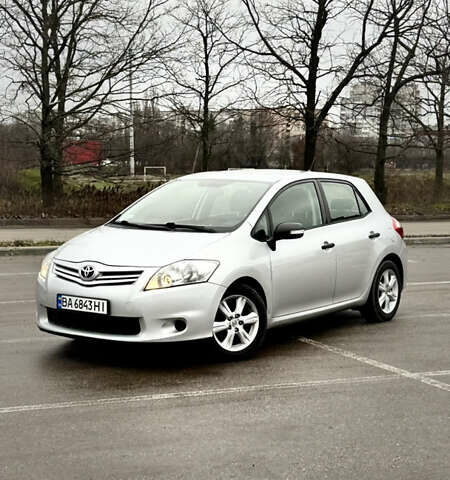 Серый Тойота Аурис, объемом двигателя 1.33 л и пробегом 178 тыс. км за 7800 $, фото 1 на Automoto.ua