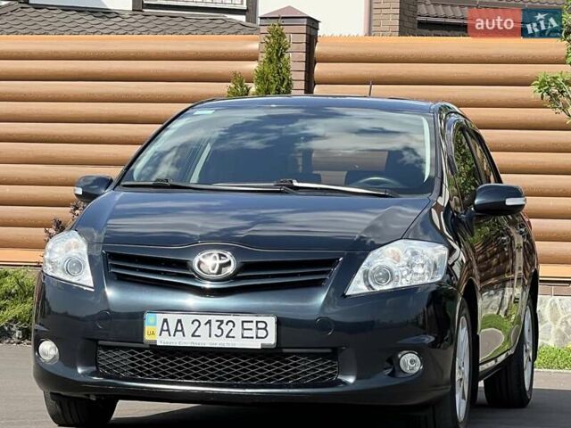 Сірий Тойота Ауріс, об'ємом двигуна 1.6 л та пробігом 166 тис. км за 9999 $, фото 1 на Automoto.ua
