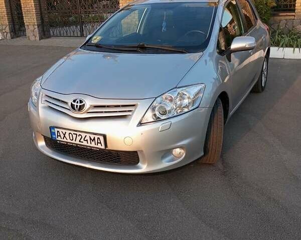 Серый Тойота Аурис, объемом двигателя 1.6 л и пробегом 232 тыс. км за 8300 $, фото 1 на Automoto.ua