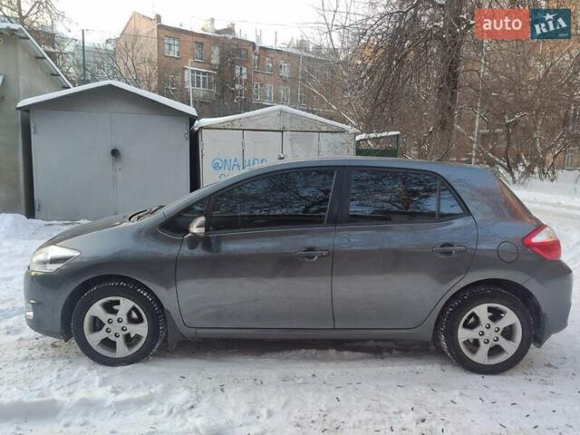 Сірий Тойота Ауріс, об'ємом двигуна 1.6 л та пробігом 73 тис. км за 10499 $, фото 1 на Automoto.ua