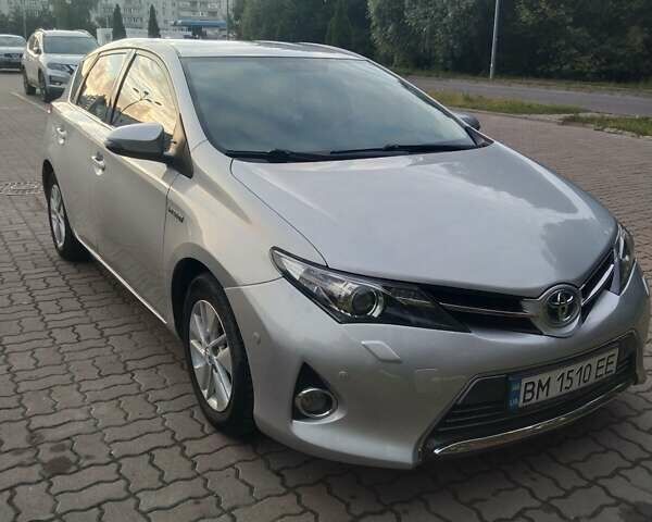 Серый Тойота Аурис, объемом двигателя 1.8 л и пробегом 135 тыс. км за 12200 $, фото 1 на Automoto.ua