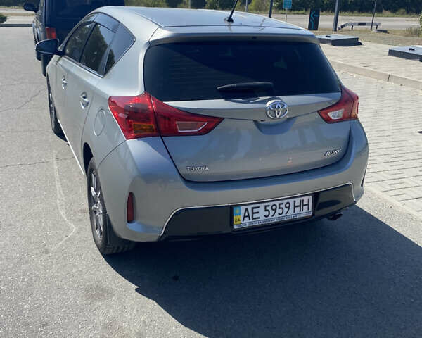 Серый Тойота Аурис, объемом двигателя 1.6 л и пробегом 70 тыс. км за 13300 $, фото 1 на Automoto.ua