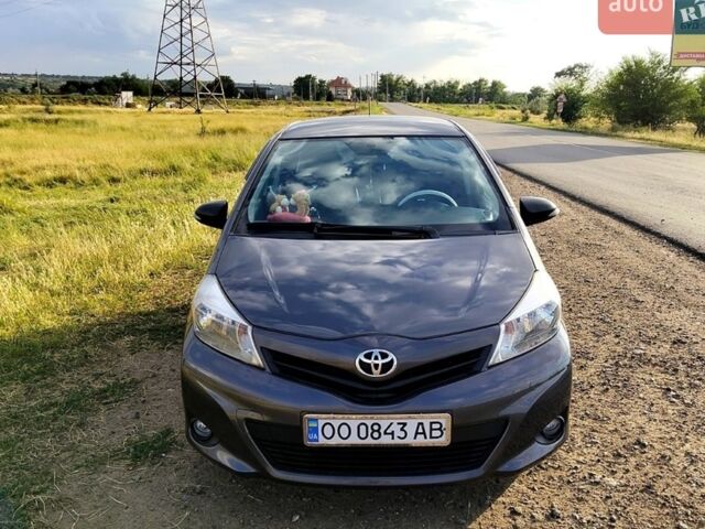 Сірий Тойота Ауріс, об'ємом двигуна 1 л та пробігом 116 тис. км за 9100 $, фото 1 на Automoto.ua