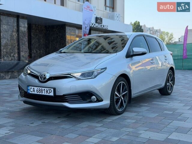 Сірий Тойота Ауріс, об'ємом двигуна 1.6 л та пробігом 112 тис. км за 14750 $, фото 1 на Automoto.ua