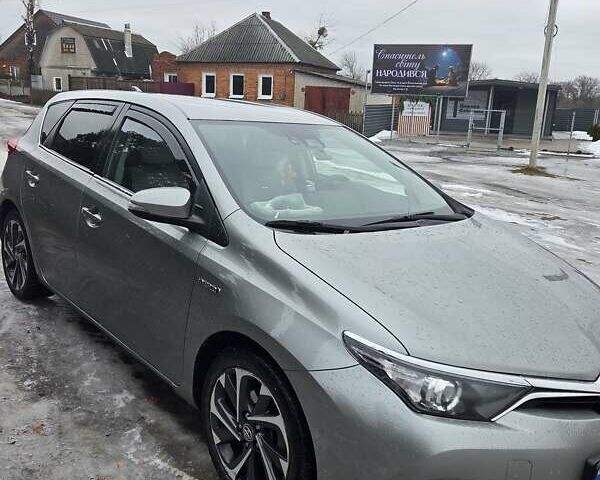Сірий Тойота Ауріс, об'ємом двигуна 1.8 л та пробігом 144 тис. км за 17000 $, фото 1 на Automoto.ua