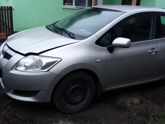 Серый Тойота Аурис, объемом двигателя 0 л и пробегом 166 тыс. км за 6000 $, фото 1 на Automoto.ua