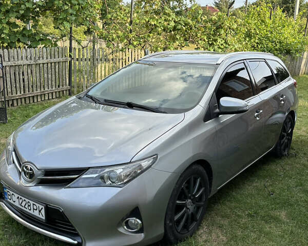 Сірий Тойота Ауріс, об'ємом двигуна 2 л та пробігом 225 тис. км за 11000 $, фото 1 на Automoto.ua