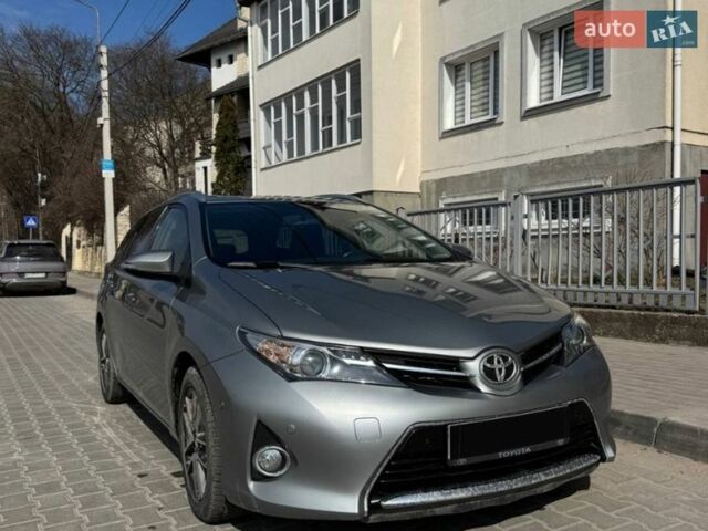 Серый Тойота Аурис, объемом двигателя 2 л и пробегом 188 тыс. км за 11100 $, фото 1 на Automoto.ua