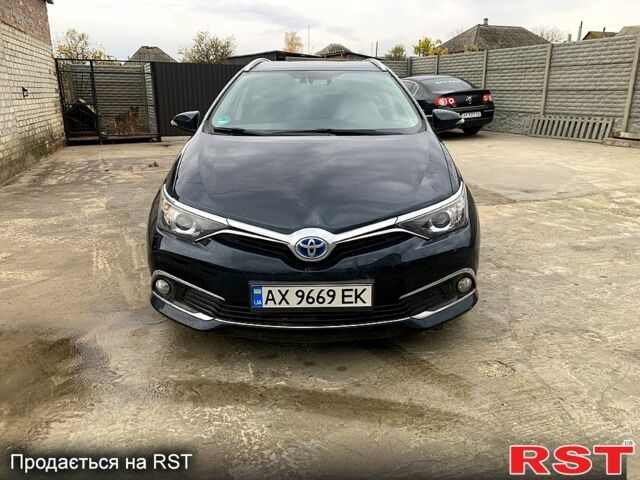 Сірий Тойота Ауріс, об'ємом двигуна 1.8 л та пробігом 147 тис. км за 6200 $, фото 1 на Automoto.ua