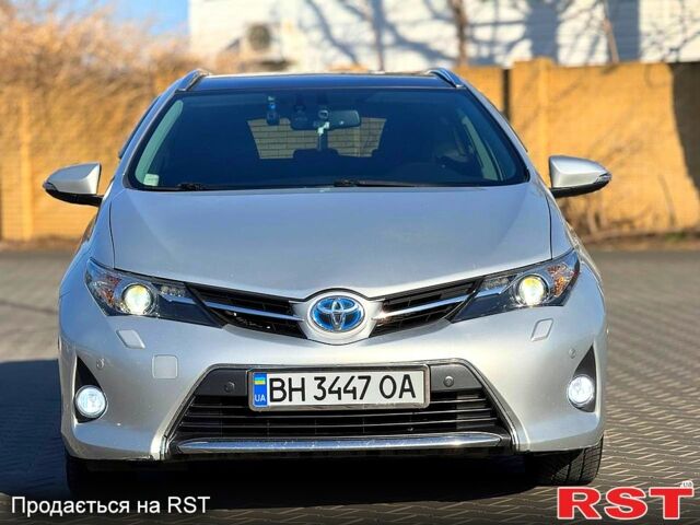 Серый Тойота Аурис, объемом двигателя 18 л и пробегом 150 тыс. км за 13300 $, фото 1 на Automoto.ua