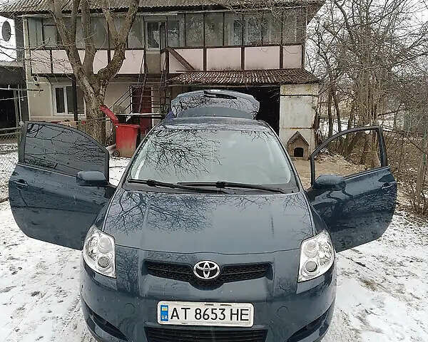 Синий Тойота Аурис, объемом двигателя 1.6 л и пробегом 230 тыс. км за 6400 $, фото 1 на Automoto.ua