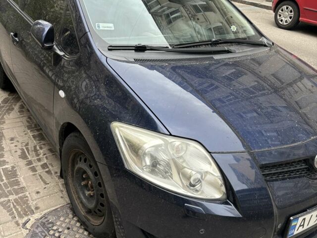 Синій Тойота Ауріс, об'ємом двигуна 2 л та пробігом 320 тис. км за 6100 $, фото 1 на Automoto.ua