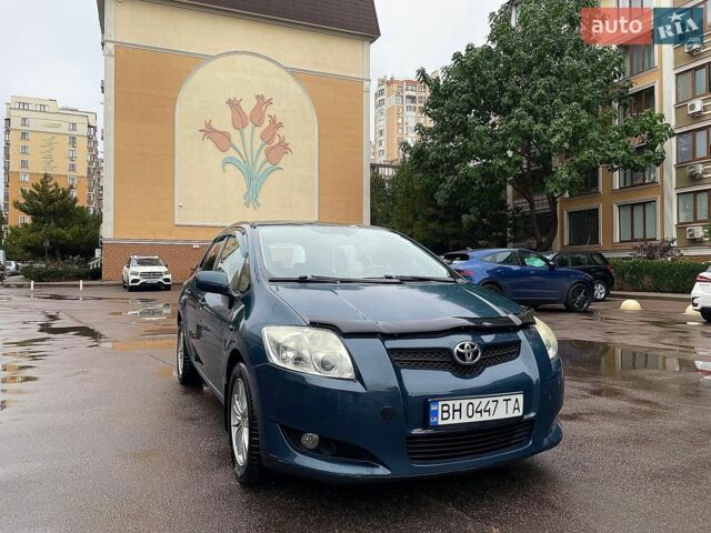 Синій Тойота Ауріс, об'ємом двигуна 1.6 л та пробігом 272 тис. км за 5800 $, фото 1 на Automoto.ua