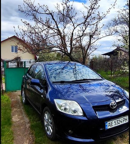 Синий Тойота Аурис, объемом двигателя 1.6 л и пробегом 148 тыс. км за 7200 $, фото 1 на Automoto.ua