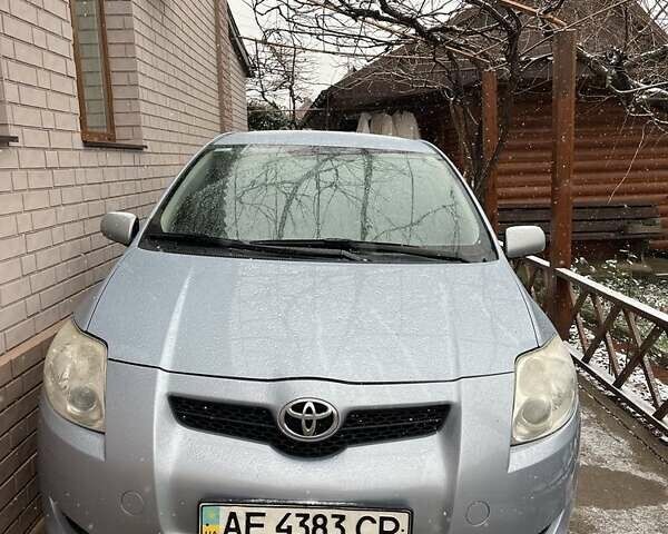 Синий Тойота Аурис, объемом двигателя 1.6 л и пробегом 278 тыс. км за 6000 $, фото 1 на Automoto.ua