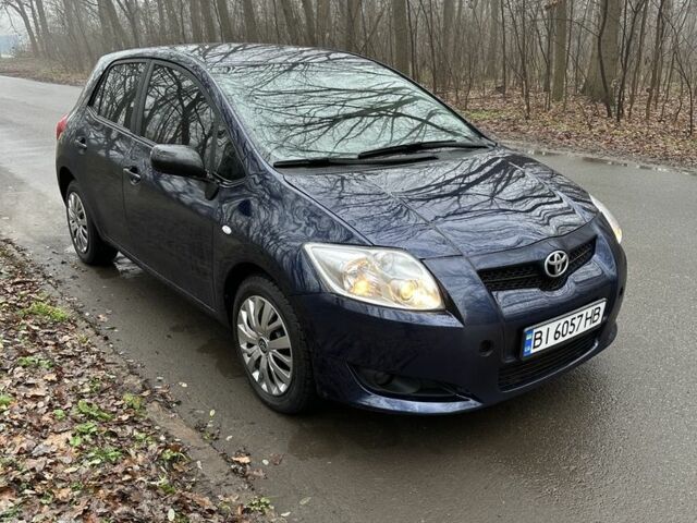 Синий Тойота Аурис, объемом двигателя 1.6 л и пробегом 210 тыс. км за 5350 $, фото 1 на Automoto.ua