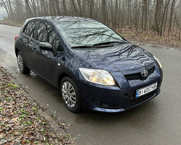 Синий Тойота Аурис, объемом двигателя 1.6 л и пробегом 210 тыс. км за 4850 $, фото 1 на Automoto.ua