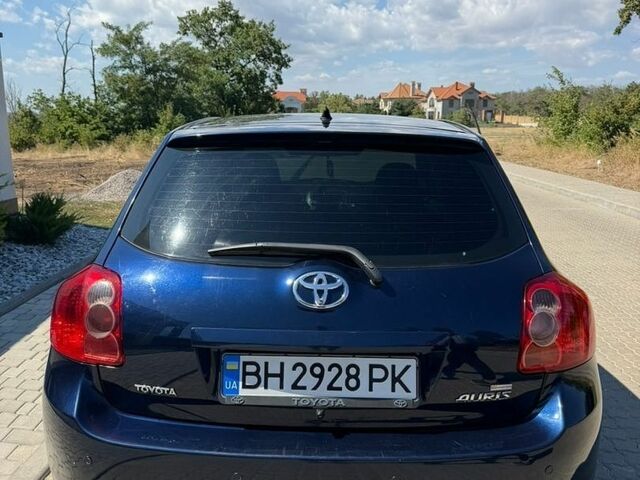 Синій Тойота Ауріс, об'ємом двигуна 1.36 л та пробігом 231 тис. км за 7200 $, фото 1 на Automoto.ua
