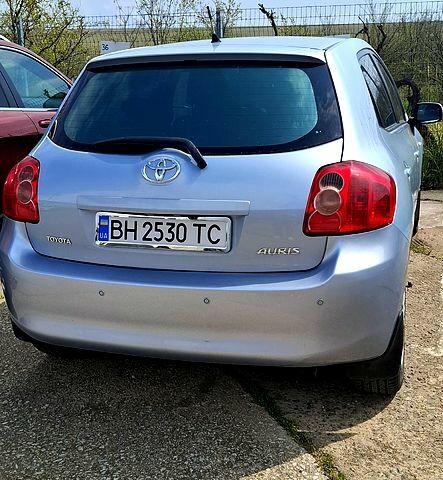 Синий Тойота Аурис, объемом двигателя 1.6 л и пробегом 139 тыс. км за 6500 $, фото 1 на Automoto.ua