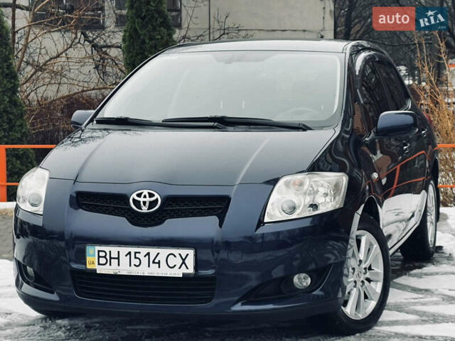 Синий Тойота Аурис, объемом двигателя 1.6 л и пробегом 158 тыс. км за 6800 $, фото 1 на Automoto.ua