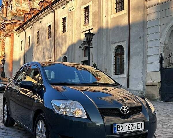 Синий Тойота Аурис, объемом двигателя 2 л и пробегом 265 тыс. км за 6400 $, фото 1 на Automoto.ua