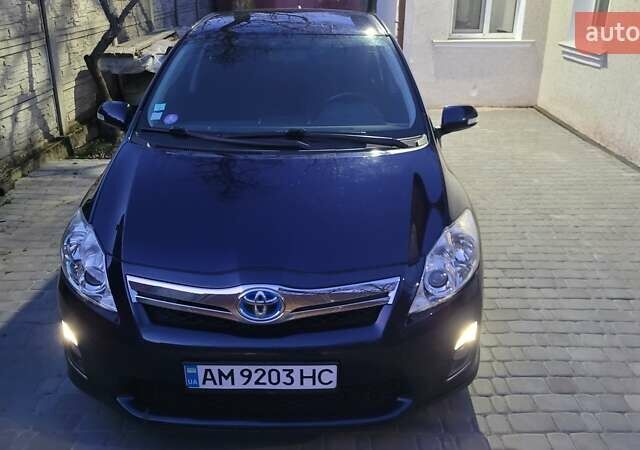 Синий Тойота Аурис, объемом двигателя 1.8 л и пробегом 272 тыс. км за 9200 $, фото 1 на Automoto.ua
