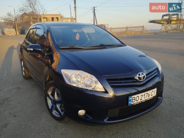 Синий Тойота Аурис, объемом двигателя 2 л и пробегом 214 тыс. км за 6300 $, фото 1 на Automoto.ua