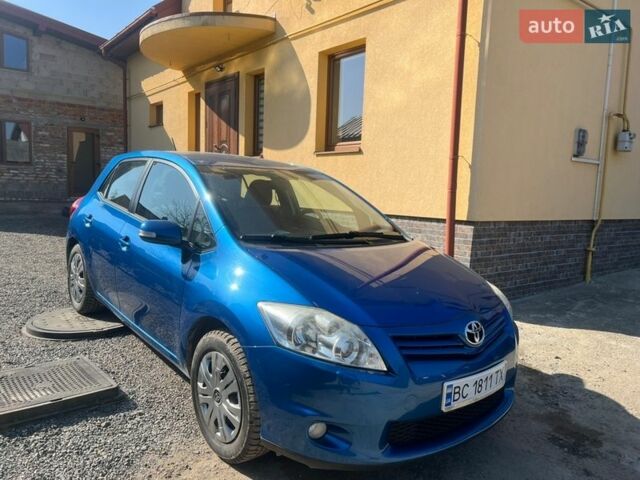 Синій Тойота Ауріс, об'ємом двигуна 1.6 л та пробігом 225 тис. км за 8200 $, фото 1 на Automoto.ua