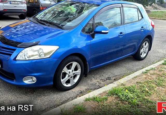 Синій Тойота Ауріс, об'ємом двигуна 1.6 л та пробігом 188 тис. км за 9900 $, фото 1 на Automoto.ua