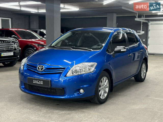 Синий Тойота Аурис, объемом двигателя 1.6 л и пробегом 112 тыс. км за 11300 $, фото 1 на Automoto.ua