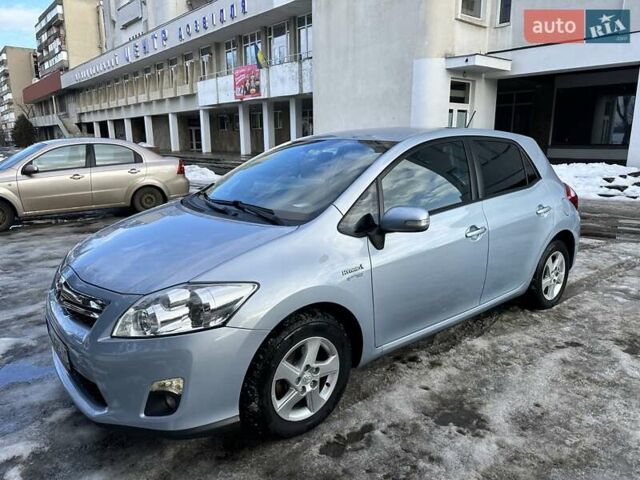 Синий Тойота Аурис, объемом двигателя 1.8 л и пробегом 211 тыс. км за 9700 $, фото 1 на Automoto.ua