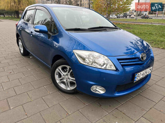 Синий Тойота Аурис, объемом двигателя 1.6 л и пробегом 53 тыс. км за 11900 $, фото 1 на Automoto.ua