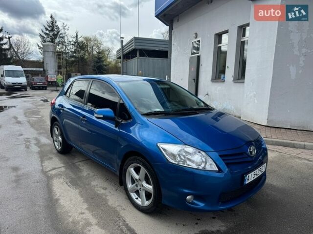 Синий Тойота Аурис, объемом двигателя 1.6 л и пробегом 115 тыс. км за 7999 $, фото 1 на Automoto.ua