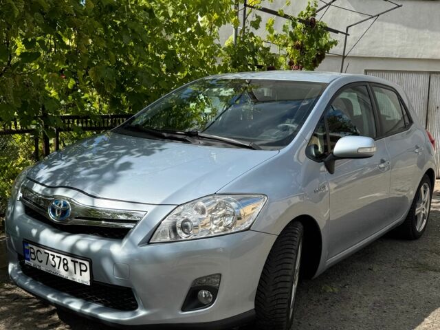 Синий Тойота Аурис, объемом двигателя 1.8 л и пробегом 183 тыс. км за 11500 $, фото 1 на Automoto.ua