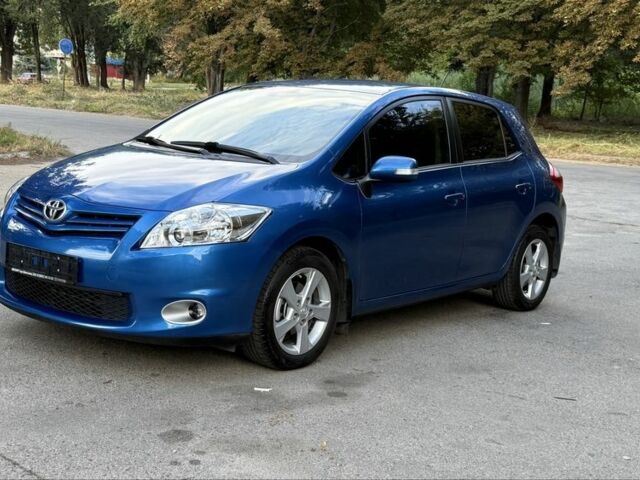 Синий Тойота Аурис, объемом двигателя 1.6 л и пробегом 83 тыс. км за 9800 $, фото 1 на Automoto.ua