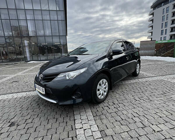 Синий Тойота Аурис, объемом двигателя 1.4 л и пробегом 154 тыс. км за 8900 $, фото 1 на Automoto.ua