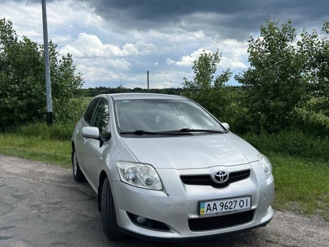 Синий Тойота Аурис, объемом двигателя 1.3 л и пробегом 160 тыс. км за 6500 $, фото 1 на Automoto.ua