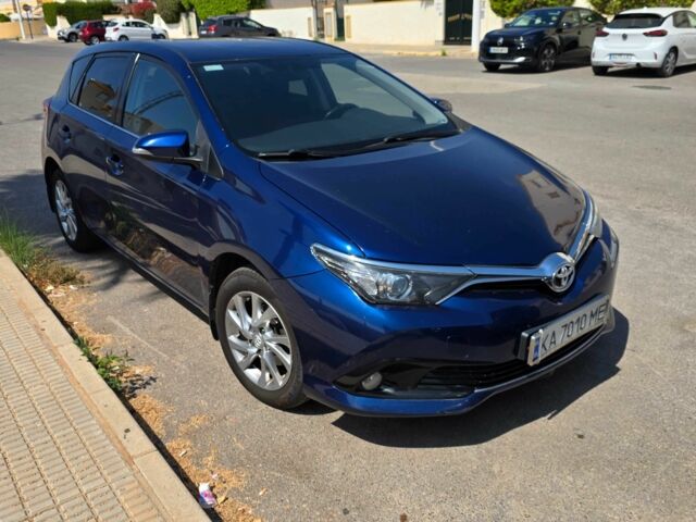 Синій Тойота Ауріс, об'ємом двигуна 1.6 л та пробігом 153 тис. км за 10990 $, фото 1 на Automoto.ua