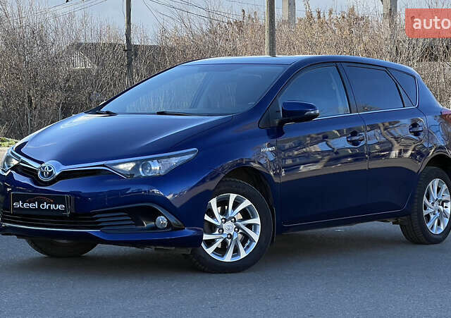 Синий Тойота Аурис, объемом двигателя 1.8 л и пробегом 165 тыс. км за 15899 $, фото 1 на Automoto.ua