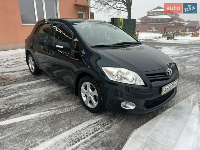 Зеленый Тойота Аурис, объемом двигателя 1.6 л и пробегом 65 тыс. км за 12200 $, фото 1 на Automoto.ua