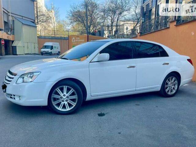 Белый Тойота Авалон, объемом двигателя 3.46 л и пробегом 131 тыс. км за 9200 $, фото 1 на Automoto.ua