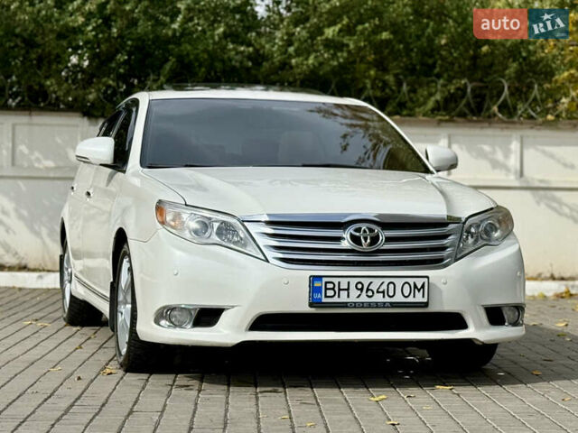 Белый Тойота Авалон, объемом двигателя 3.48 л и пробегом 186 тыс. км за 10400 $, фото 1 на Automoto.ua