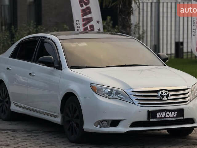 Білий Тойота Авалон, об'ємом двигуна 3.5 л та пробігом 260 тис. км за 10700 $, фото 1 на Automoto.ua