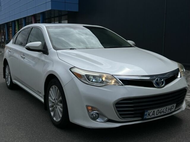 Білий Тойота Авалон, об'ємом двигуна 2.5 л та пробігом 216 тис. км за 12750 $, фото 1 на Automoto.ua