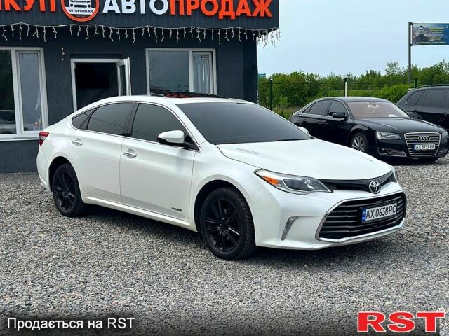 Белый Тойота Авалон, объемом двигателя 2.5 л и пробегом 240 тыс. км за 14999 $, фото 1 на Automoto.ua