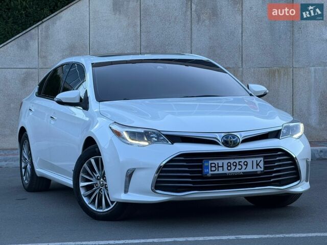 Білий Тойота Авалон, об'ємом двигуна 2.49 л та пробігом 138 тис. км за 14999 $, фото 1 на Automoto.ua