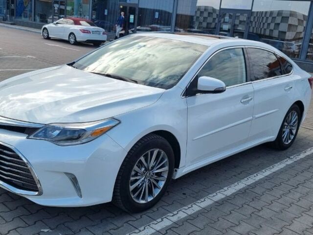 Білий Тойота Авалон, об'ємом двигуна 2.49 л та пробігом 135 тис. км за 19500 $, фото 1 на Automoto.ua