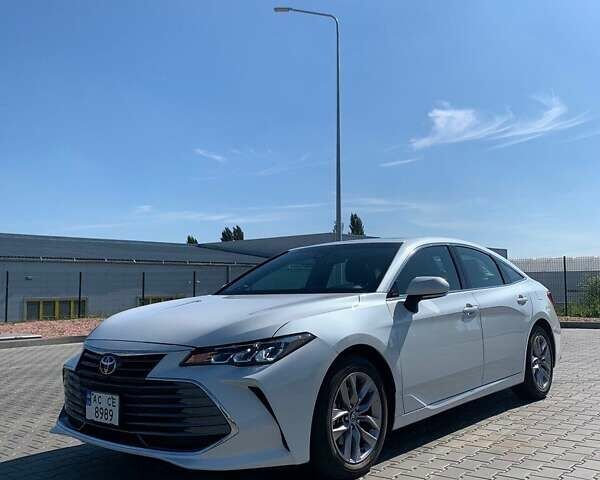 Белый Тойота Авалон, объемом двигателя 3.46 л и пробегом 82 тыс. км за 30700 $, фото 1 на Automoto.ua
