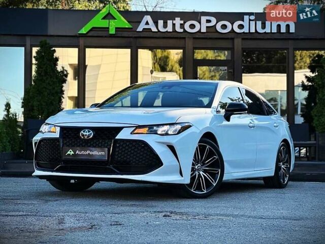 Белый Тойота Авалон, объемом двигателя 3.46 л и пробегом 93 тыс. км за 29999 $, фото 1 на Automoto.ua